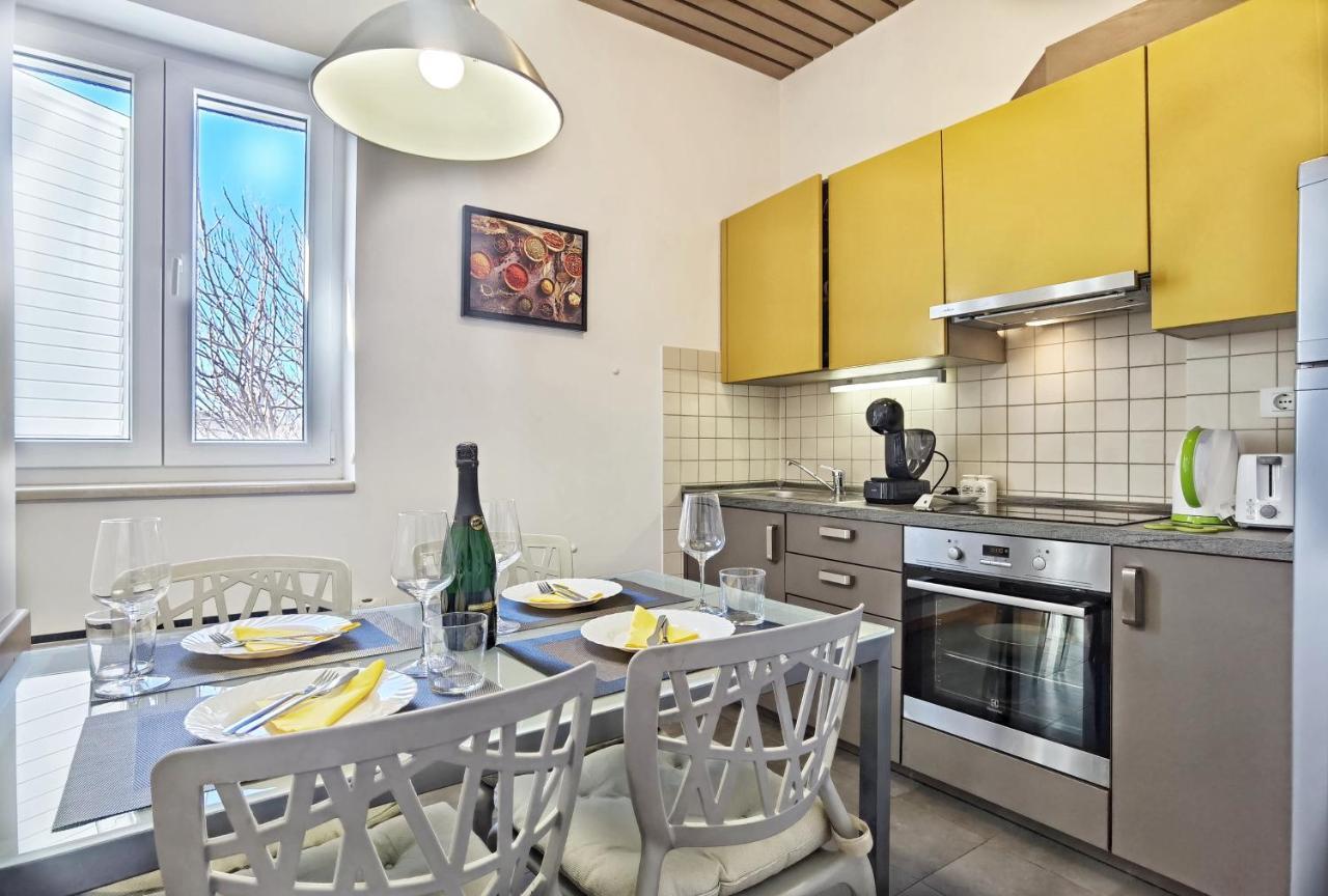 City Center Apartment Soldic สปลิท ภายนอก รูปภาพ