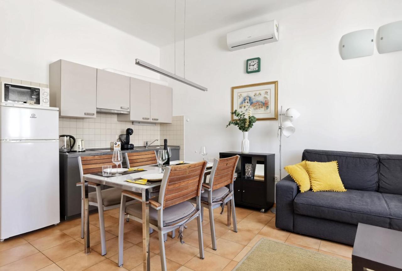 City Center Apartment Soldic สปลิท ภายนอก รูปภาพ